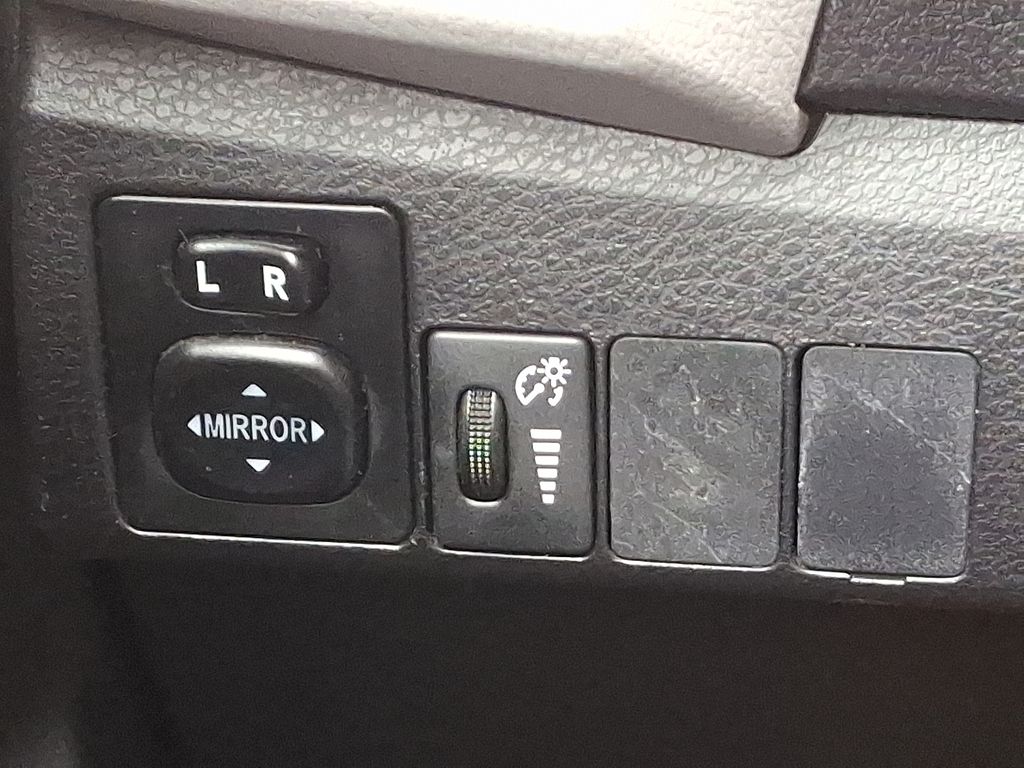 Thumbnail: 2015 Toyota Corolla - 23