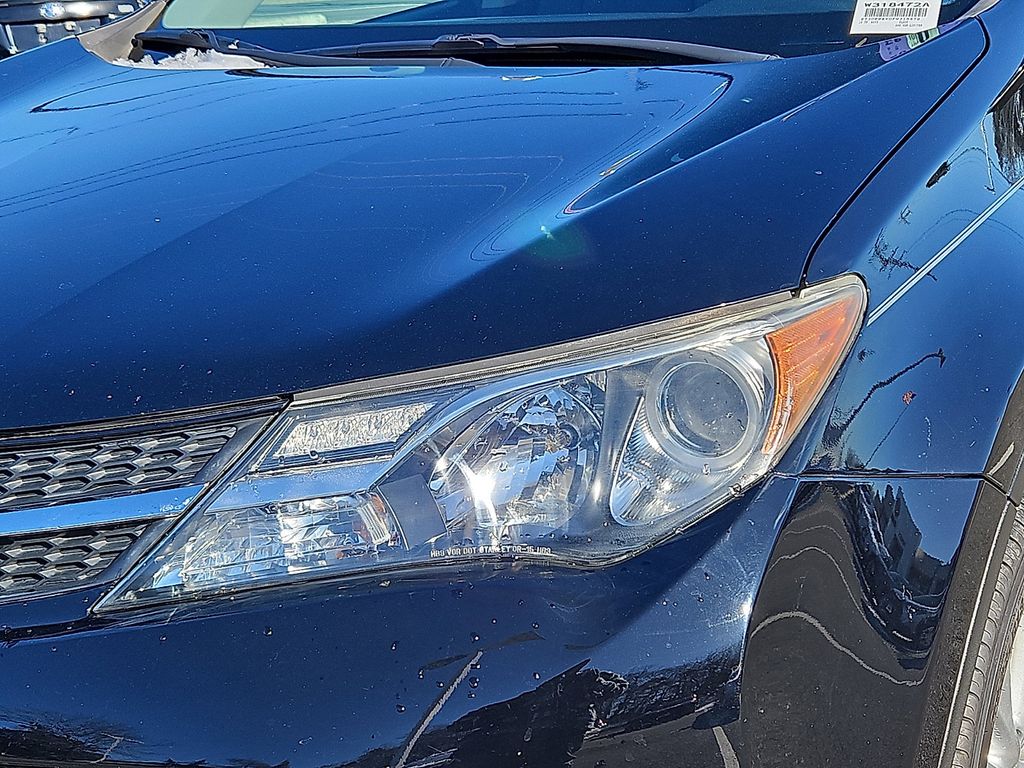 Thumbnail: 2015 Toyota RAV4 - 9