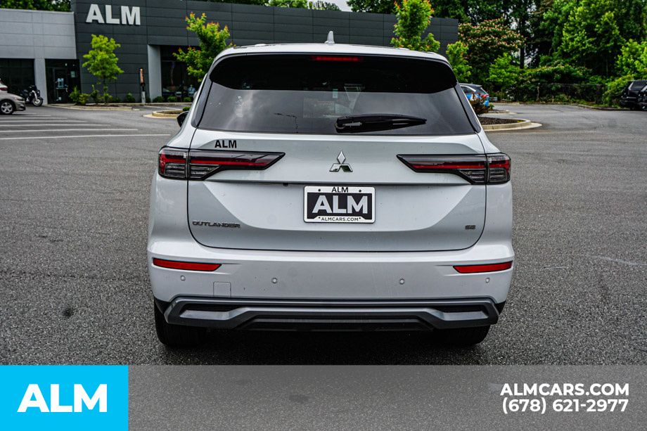 2025 Mitsubishi Outlander SE - Photo 11