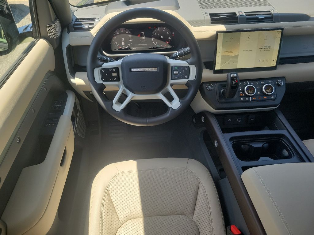 2024 Land Rover Defender 130 8