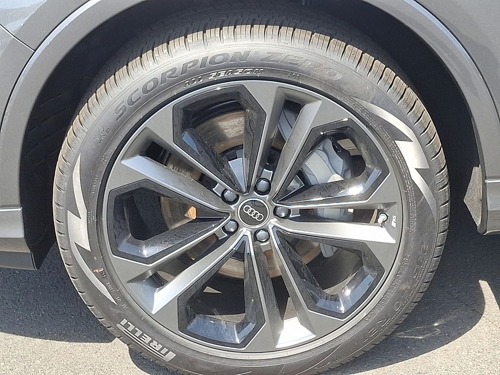2025 Audi Q7  5