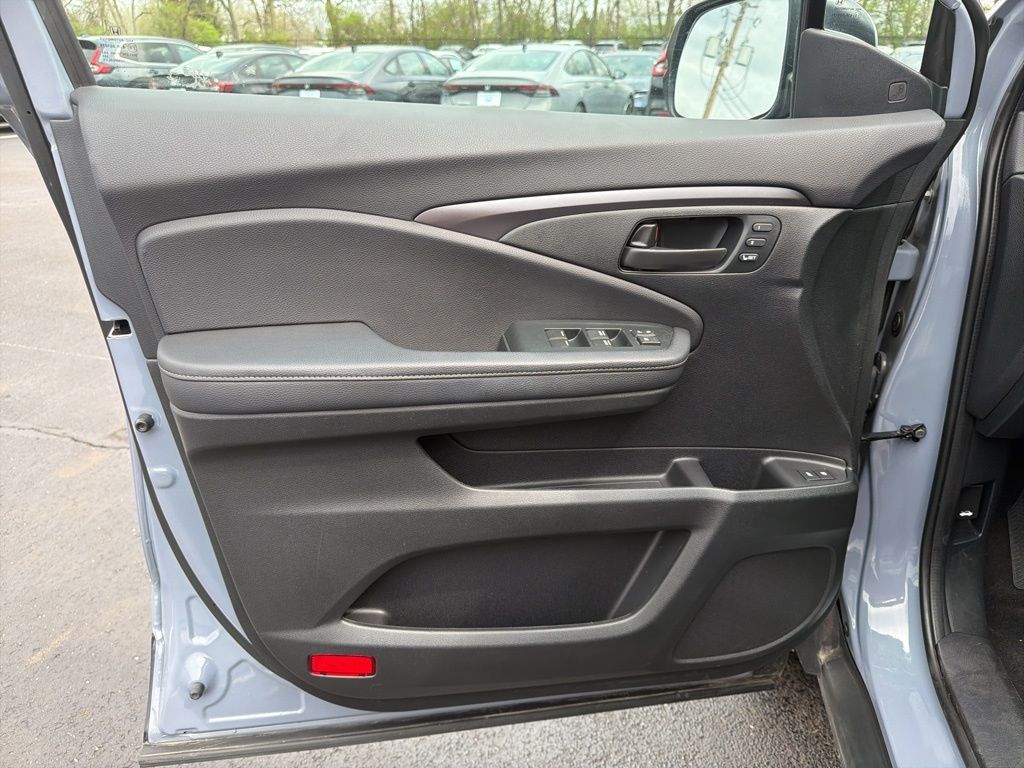 Thumbnail: 2023 Honda Passport - 18