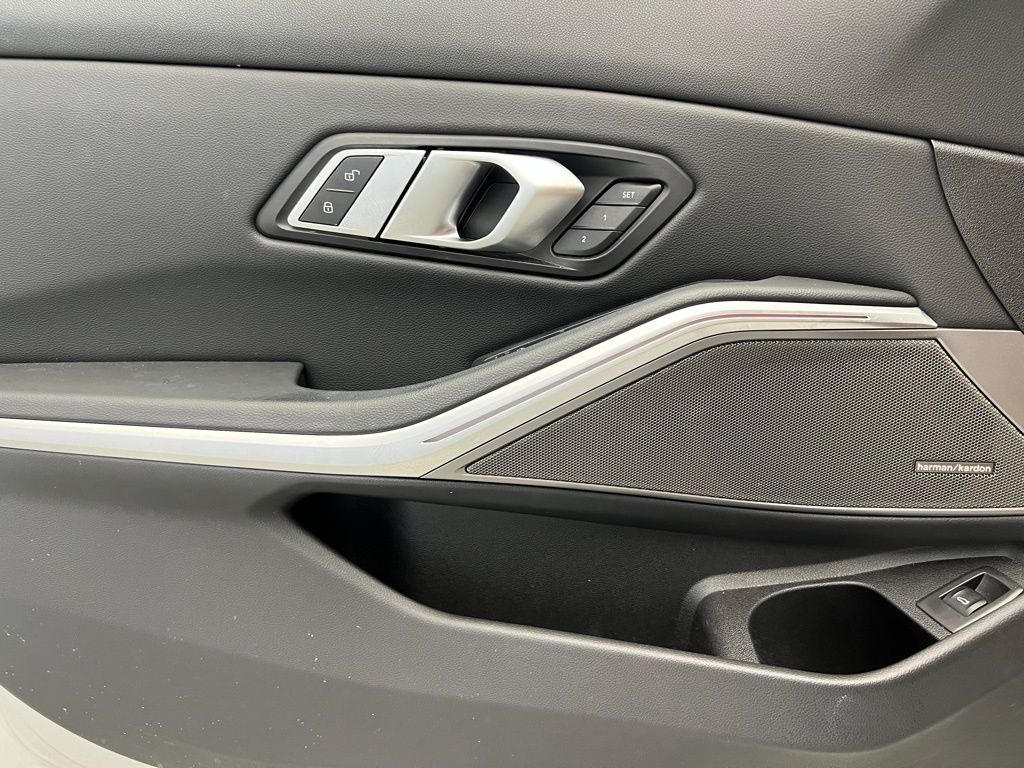2023 BMW 3 Series 330i 22