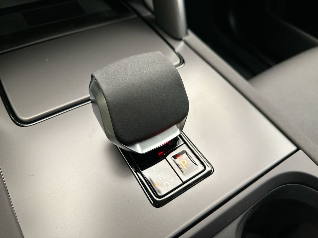 Thumbnail: 2025 Land Rover Discovery Sport - 8