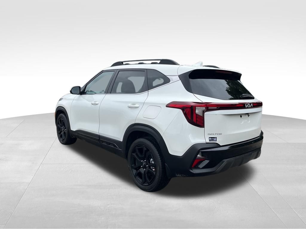 Used 2024 White Kia X-Line image 3