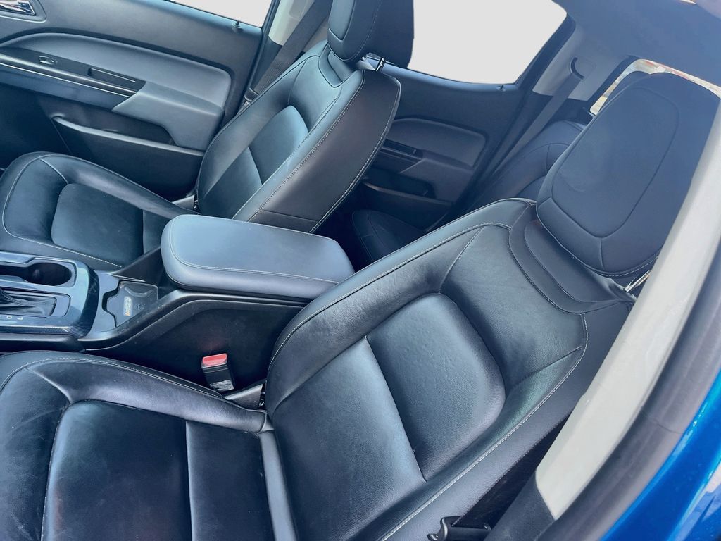 Used 2022 Blue Chevrolet Z71 image 19