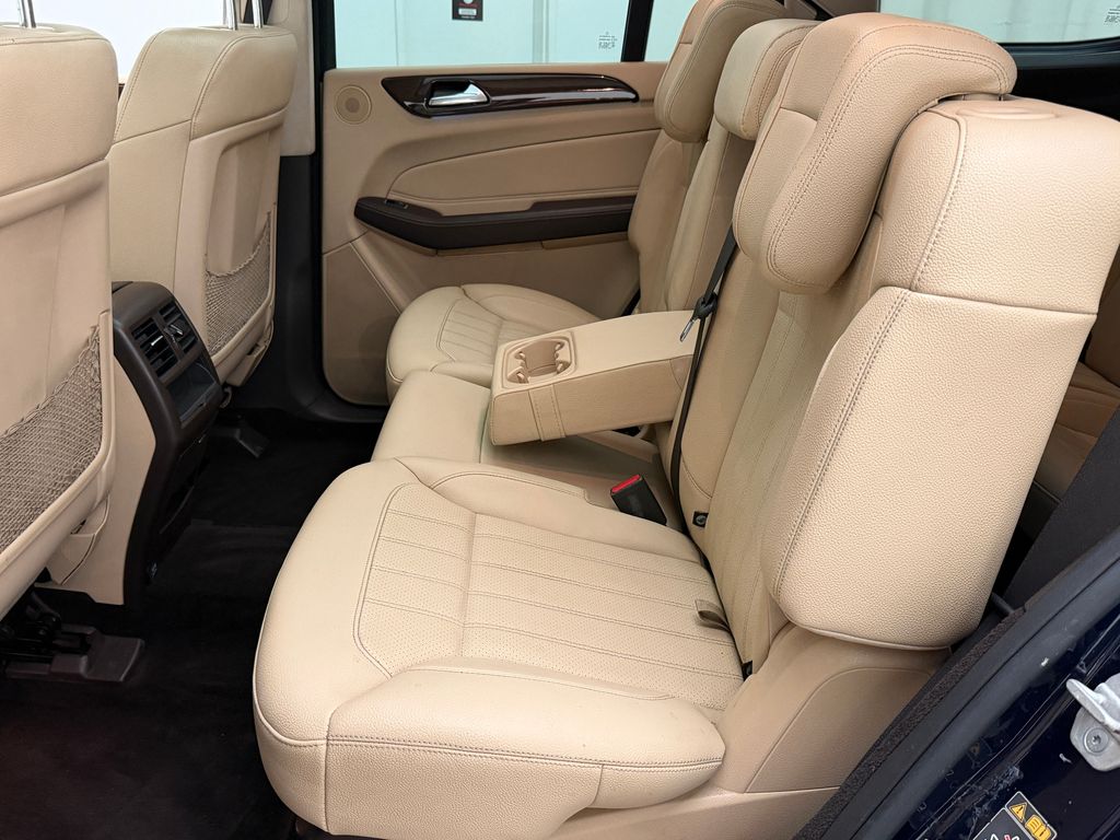 Thumbnail: 2018 Mercedes-Benz GLS - 17