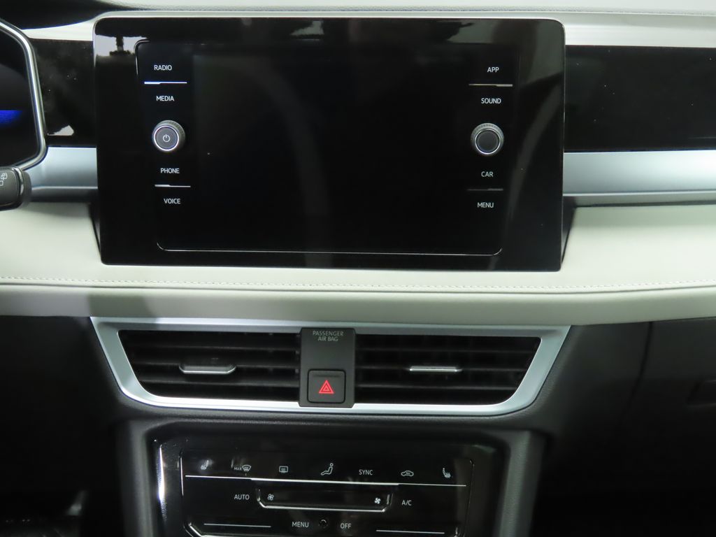 2025 Volkswagen Taos SE 15