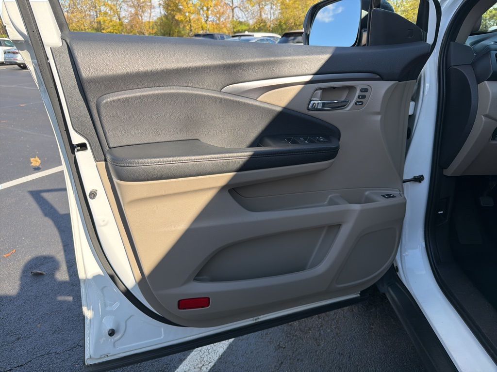 Thumbnail: 2022 Honda Pilot - 19