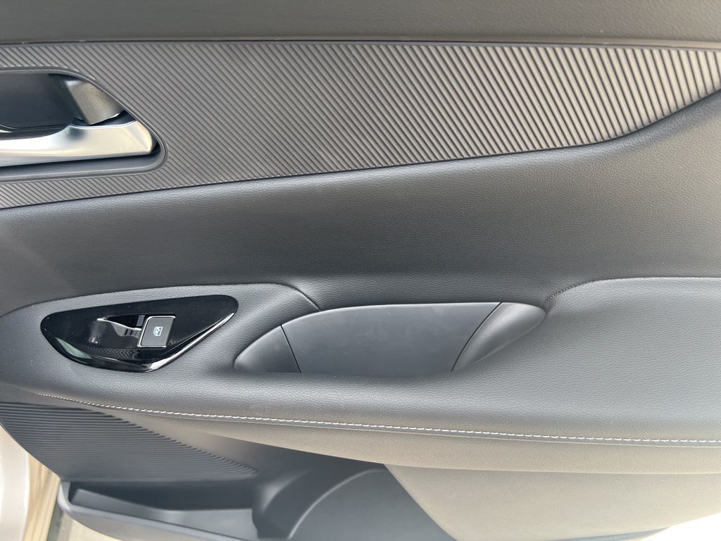 2025 Champagne Silver Metallic Nissan Murano SL AWD SUV