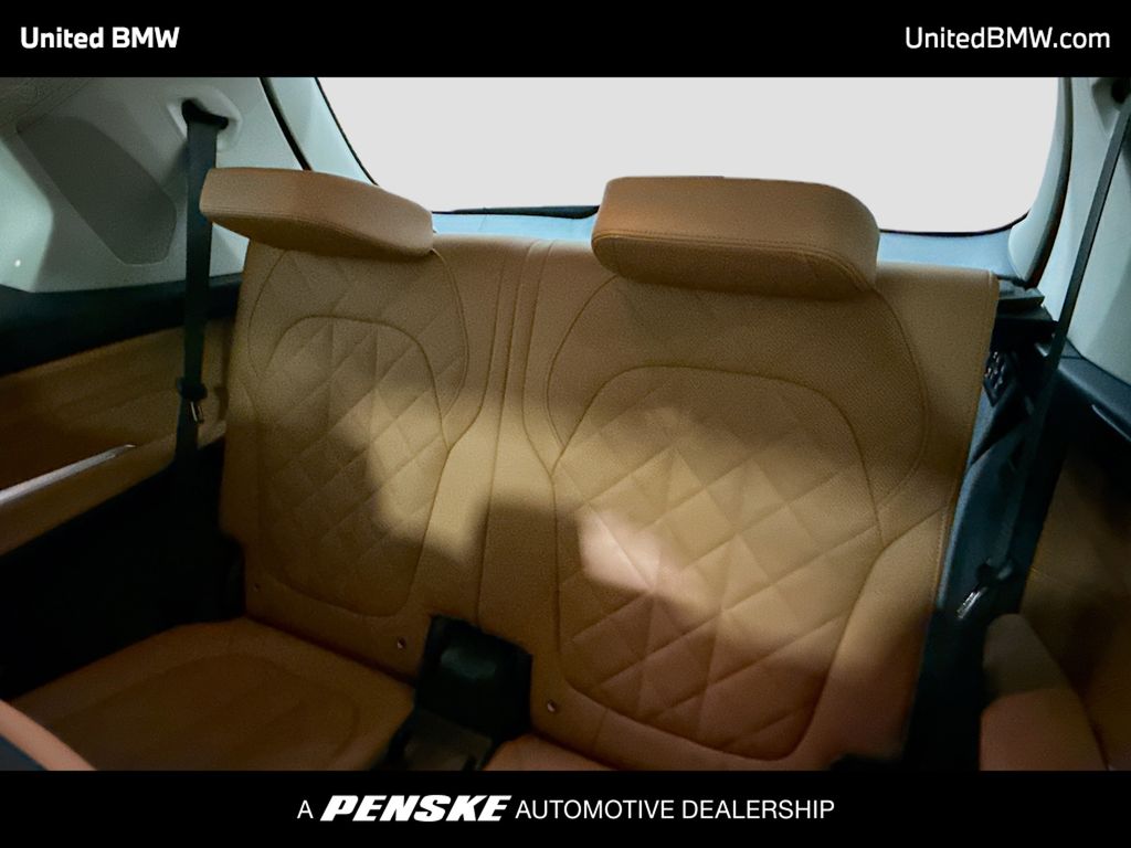 Thumbnail: 2025 BMW X7 - 14