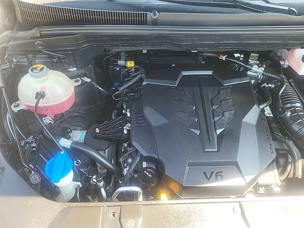 2022 Black Kia Carnival LX FWD Van