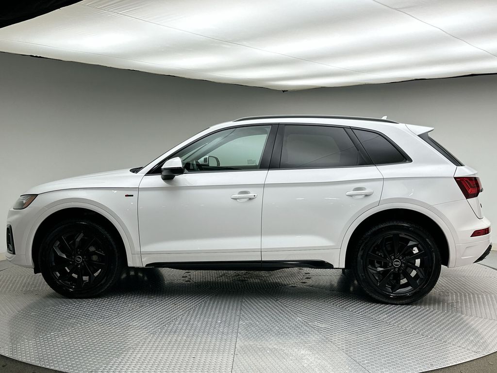 Thumbnail: 2024 Audi Q5 - 10