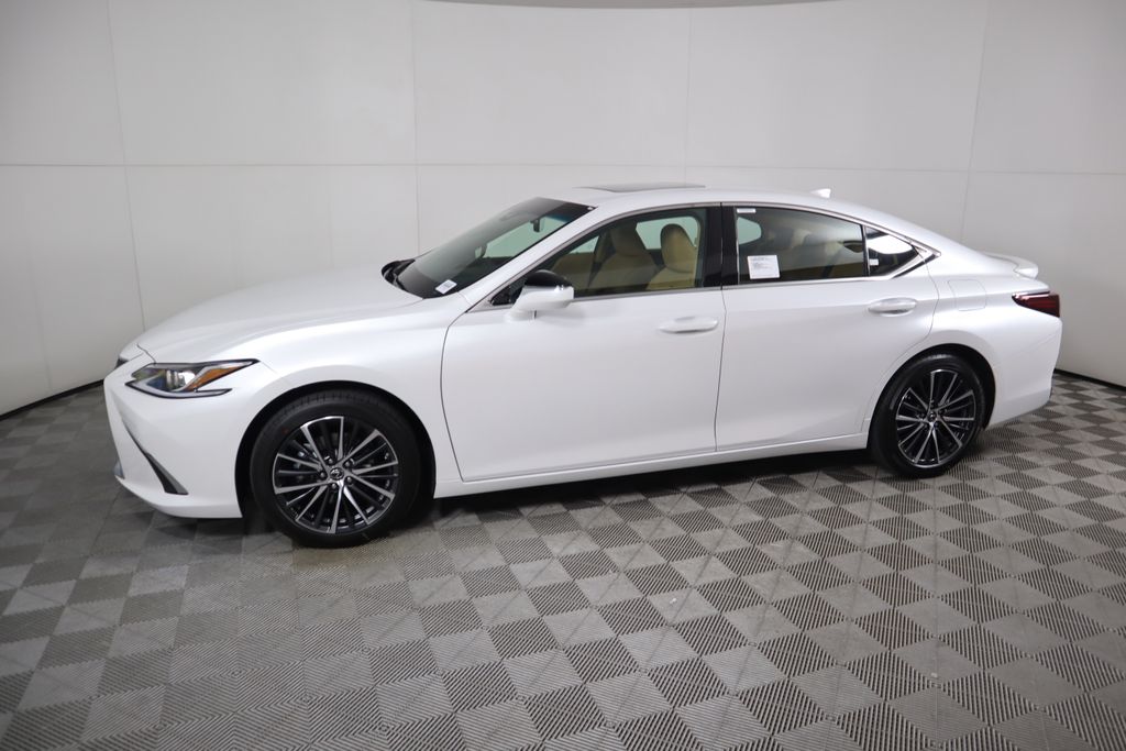 2025 Lexus ES Hybrid 300h 8