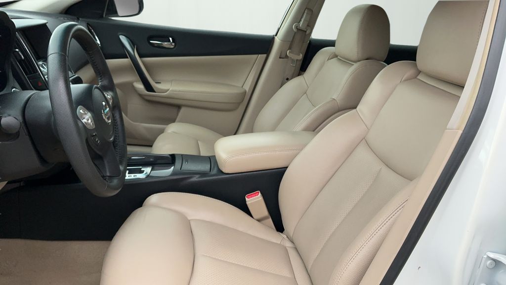 2013 Nissan Maxima 3.5 SV White at Ultimate Motorsports