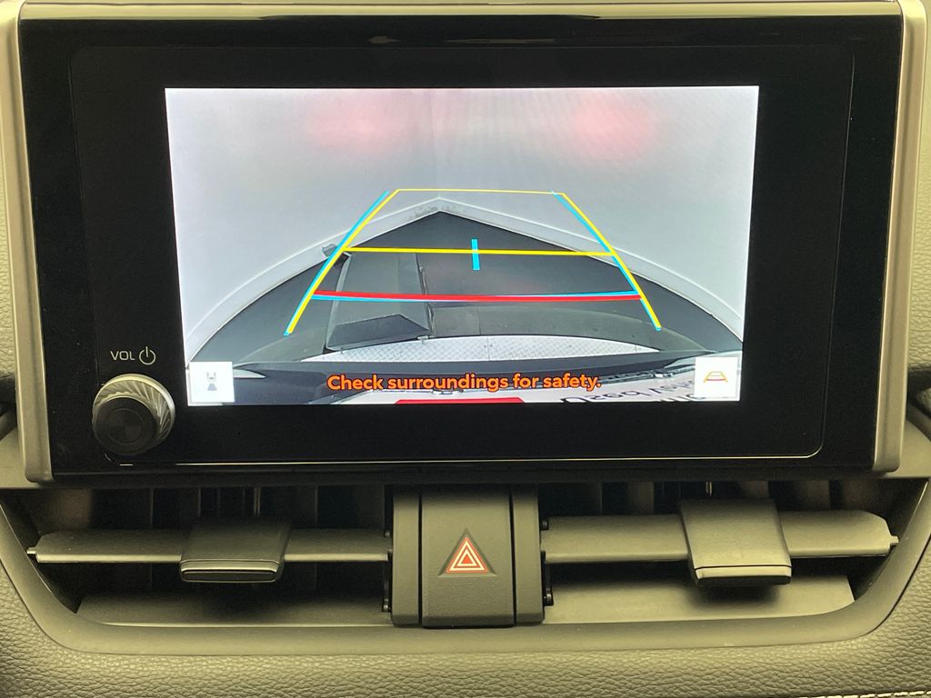2024 Toyota RAV4 XLE 26