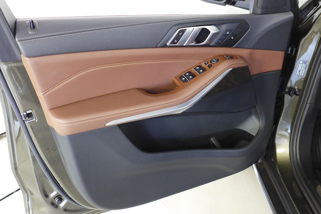 Thumbnail: 2023 BMW X5 - 11