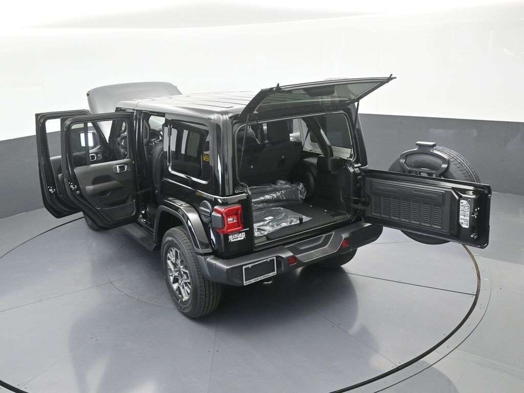 New 2026 Black Clearcoat Jeep Sahara image 64