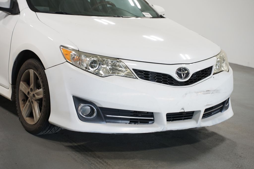 Thumbnail: 2012 Toyota Camry - 4