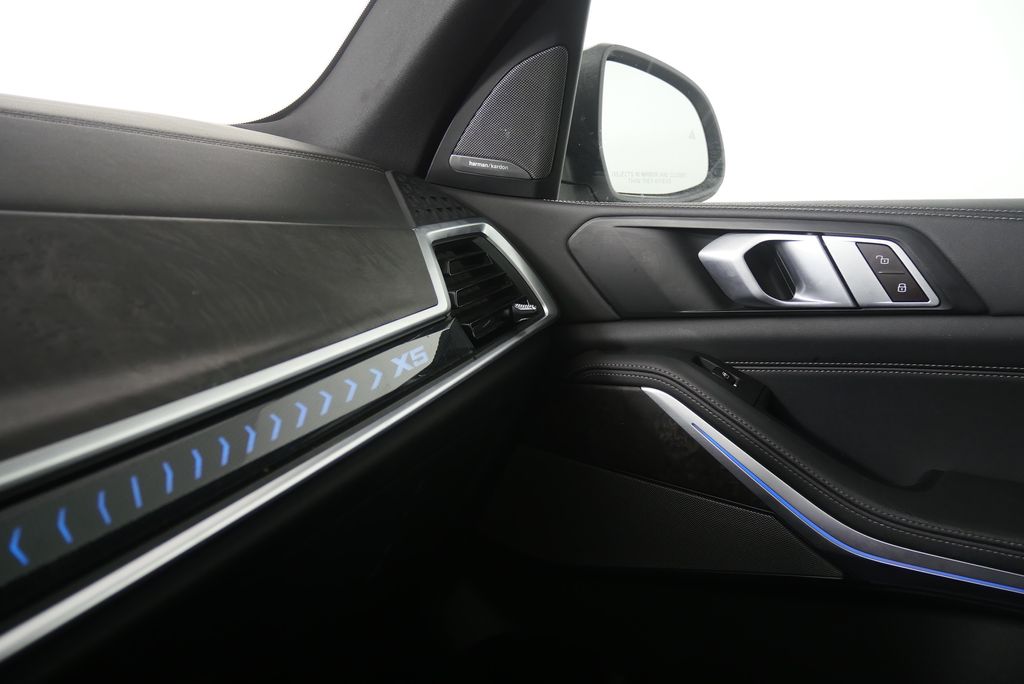 Thumbnail: 2024 BMW X5 - 27