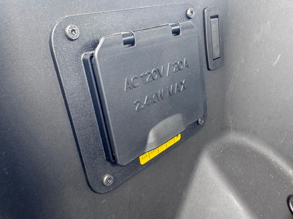 FordF-150 Lightning39