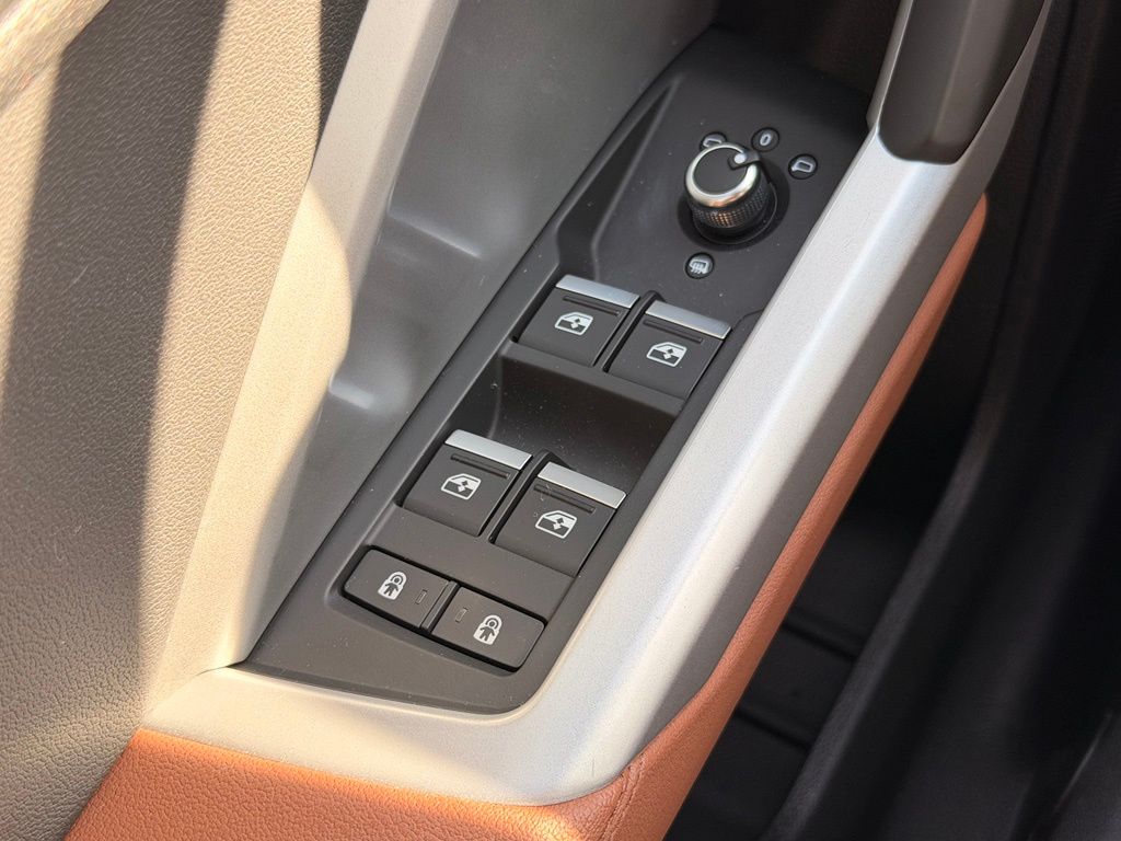 2025 Audi Q3 Premium Arkona White - Jim Hudson Acura - Image 23