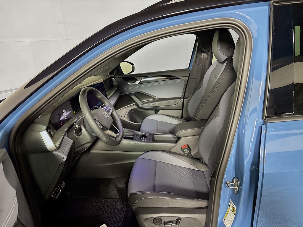 2025 Volkswagen Tiguan 2.0T SE R-Line Black