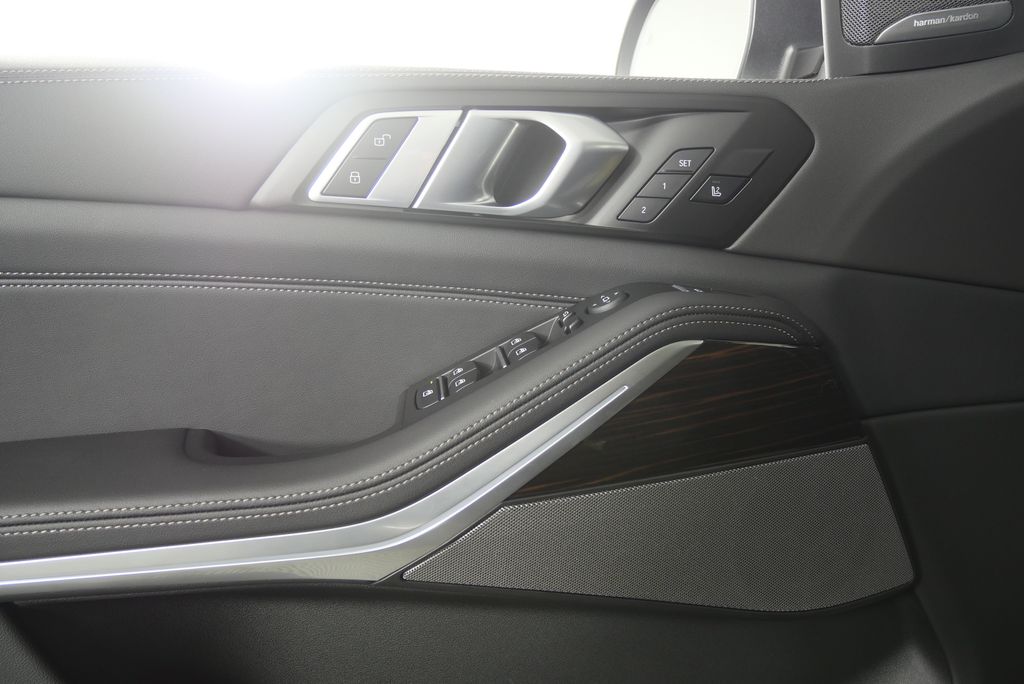 Thumbnail: 2026 BMW X5 - 8