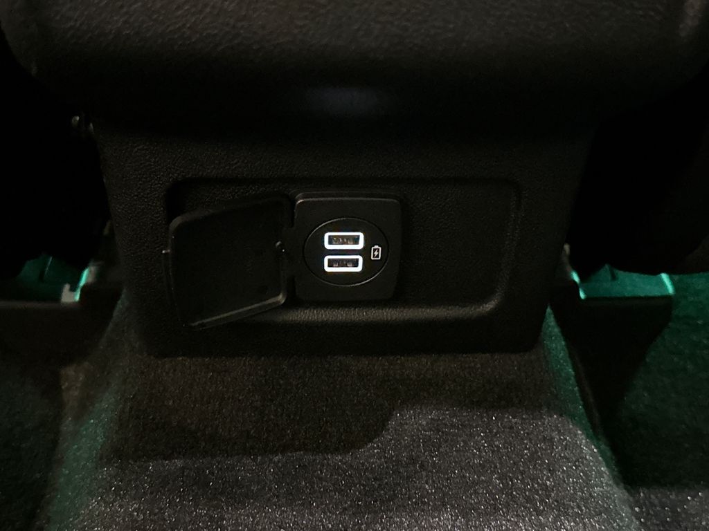 Used 2022 Black Lincoln Grand Touring image 29