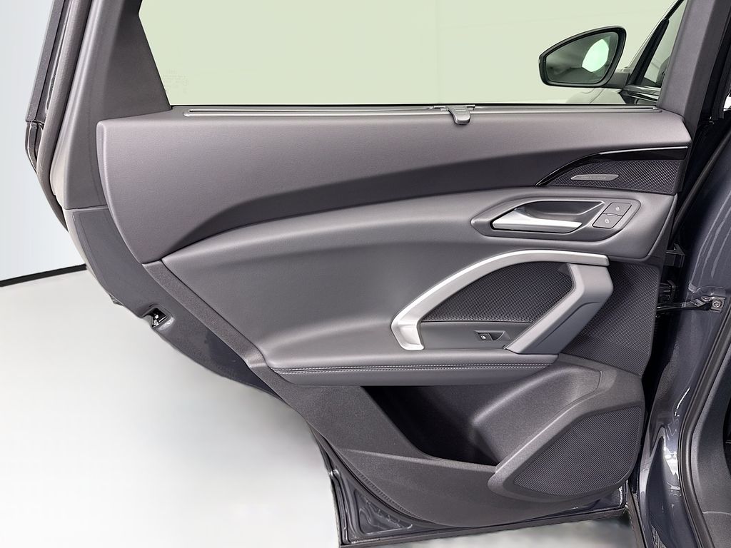 Thumbnail: 2025 Audi Q5 - 26