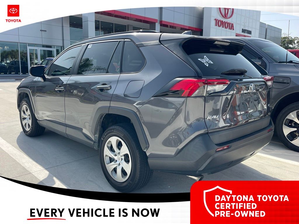 2019 Toyota RAV4 LE - Photo 8