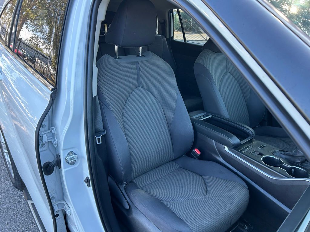 Thumbnail: 2022 Toyota Highlander - 16