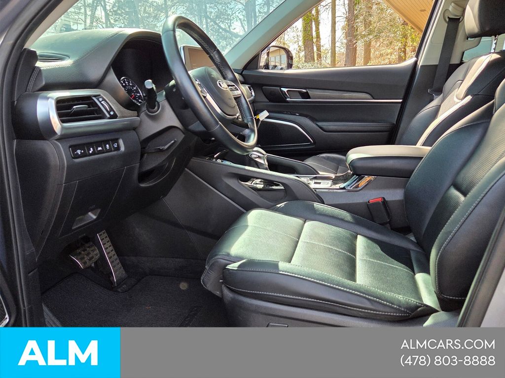 Used 2021 Silver Kia SX image 4