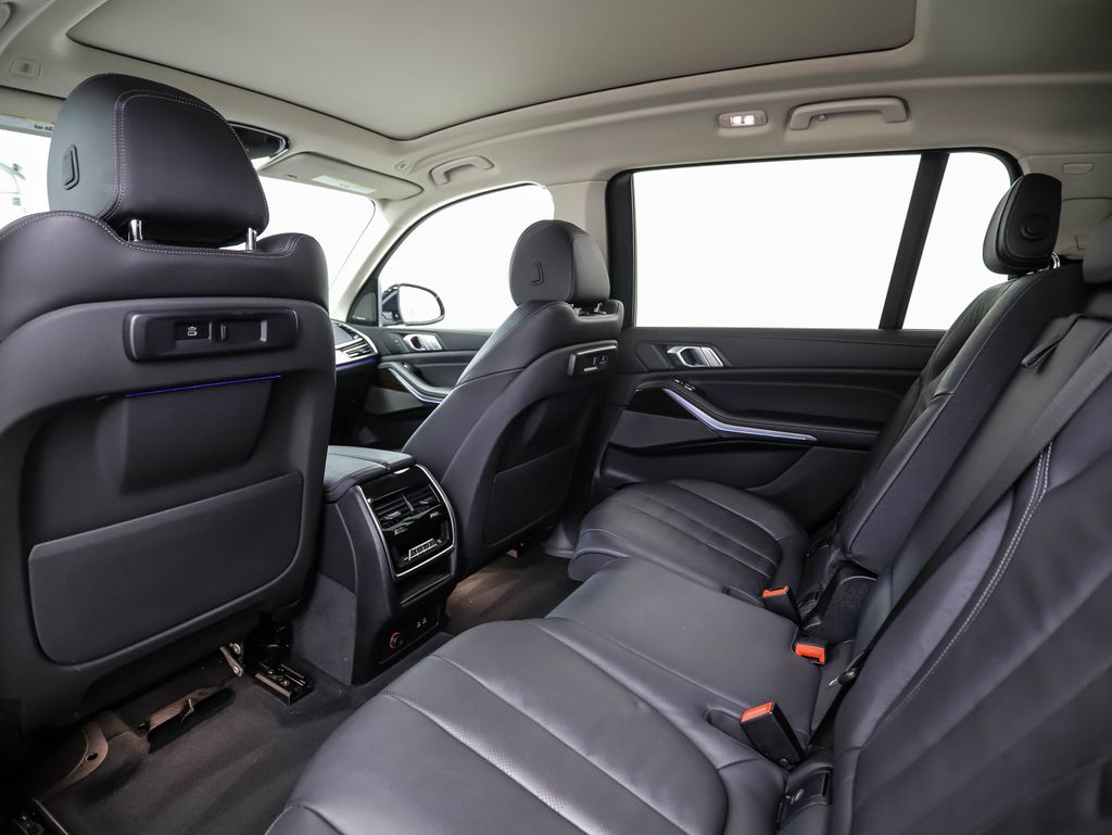 Thumbnail: 2020 BMW X7 - 21