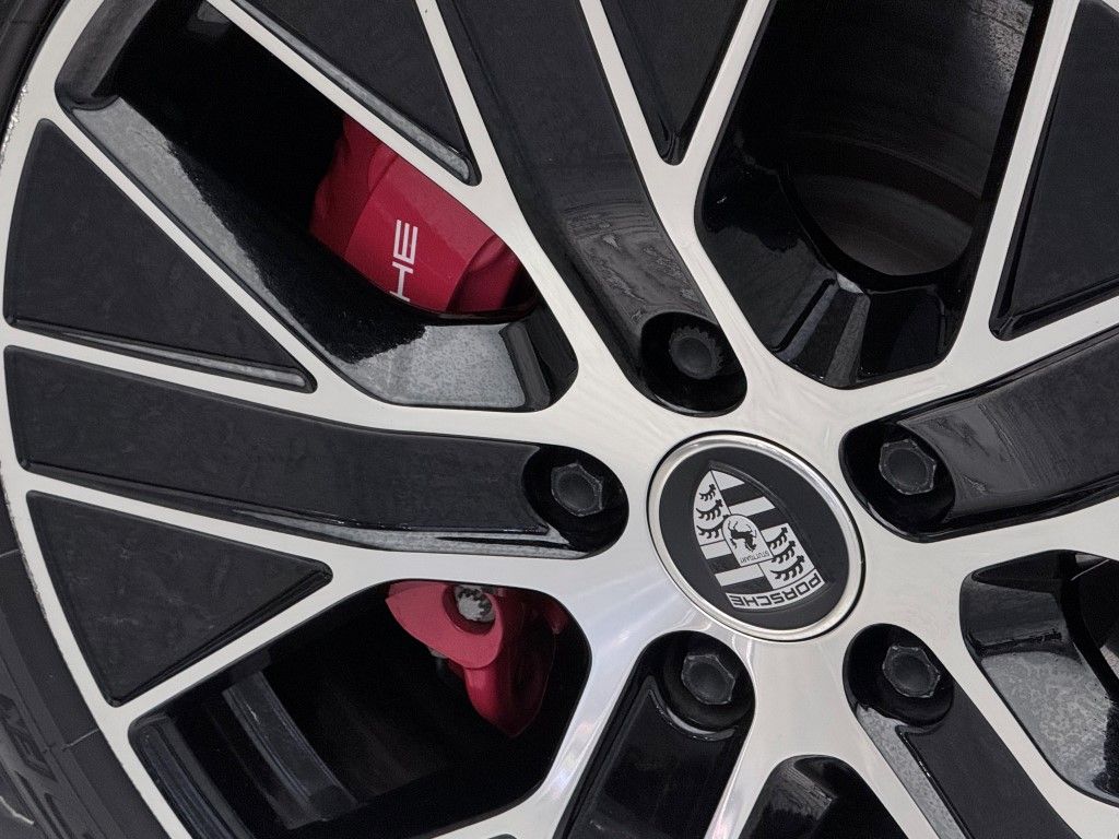 Thumbnail: 2020 Porsche Taycan - 10