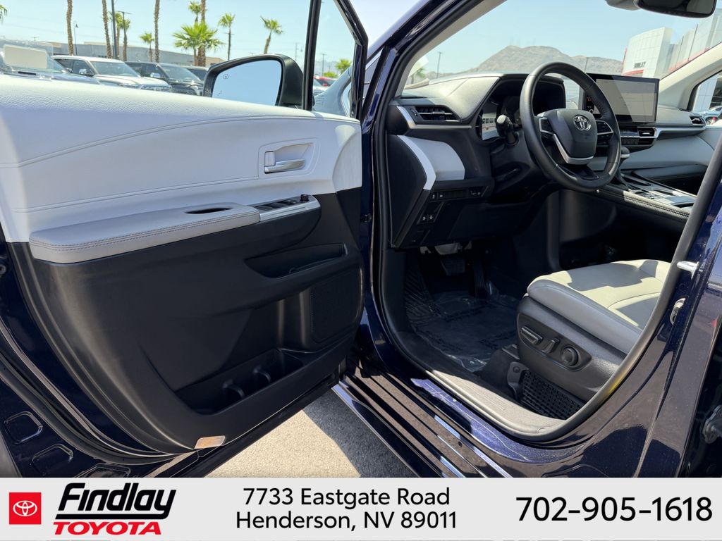 Used 2026 Toyota Sienna Van