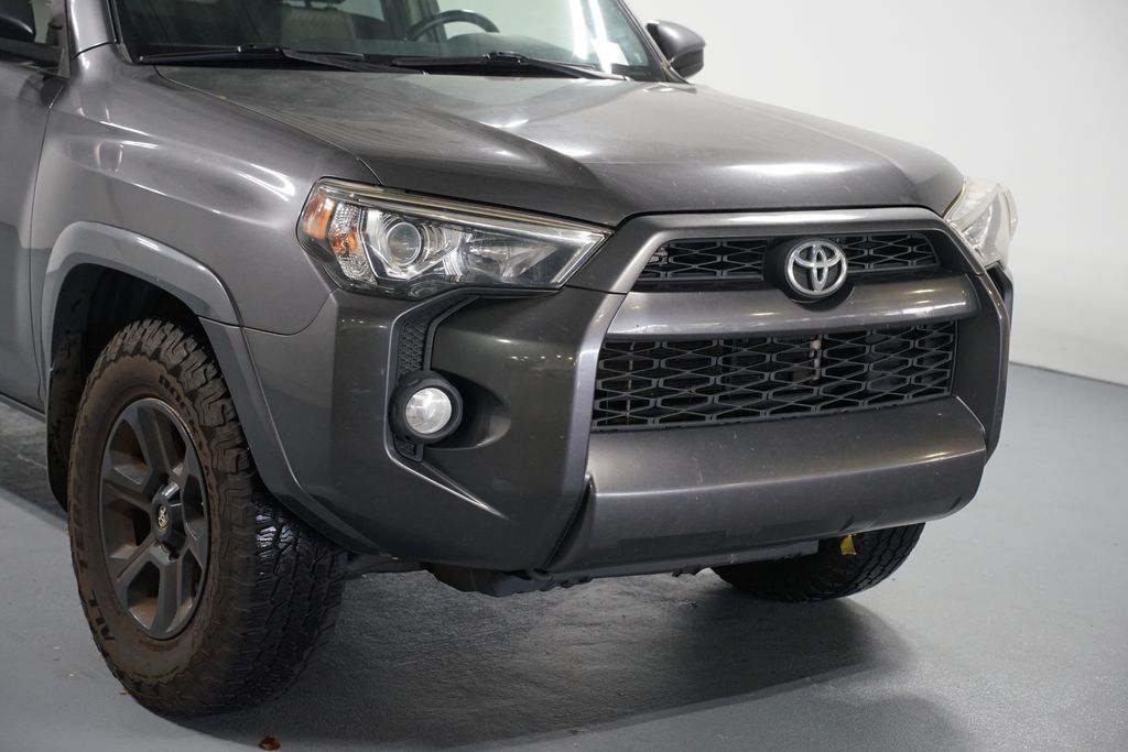 Thumbnail: 2019 Toyota 4Runner - 4