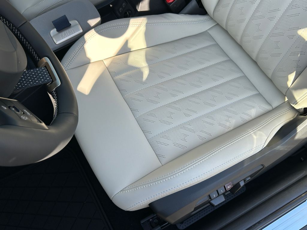 Thumbnail: 2026 MINI Cooper - 15