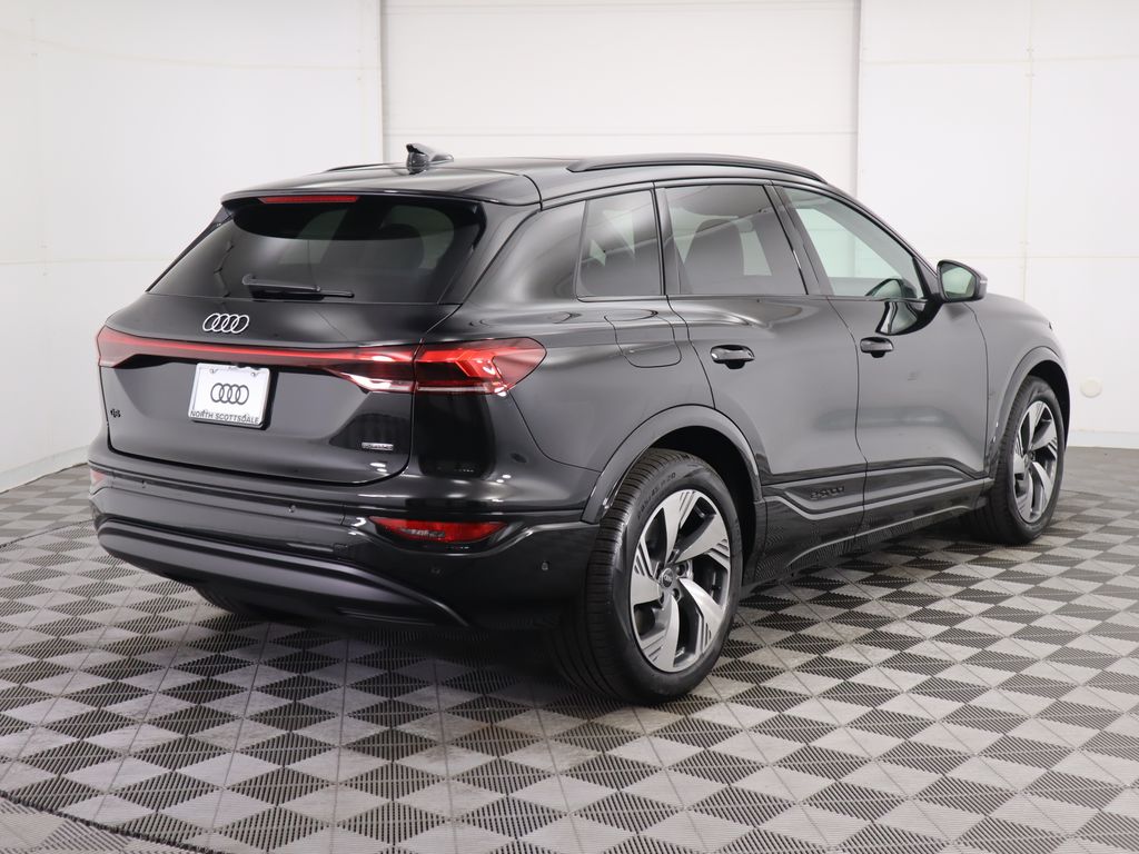 Thumbnail: 2025 Audi Q6 e-tron - 5