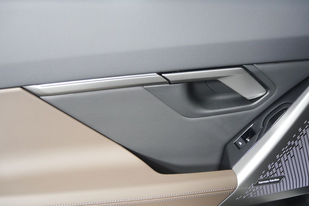 Thumbnail: 2026 BMW i5 - 14