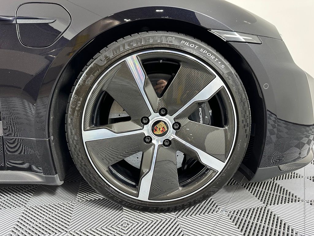 Thumbnail: 2020 Porsche Taycan - 15