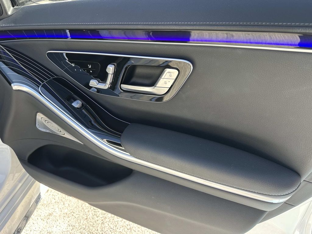 Thumbnail: 2022 Mercedes-Benz S-Class - 19