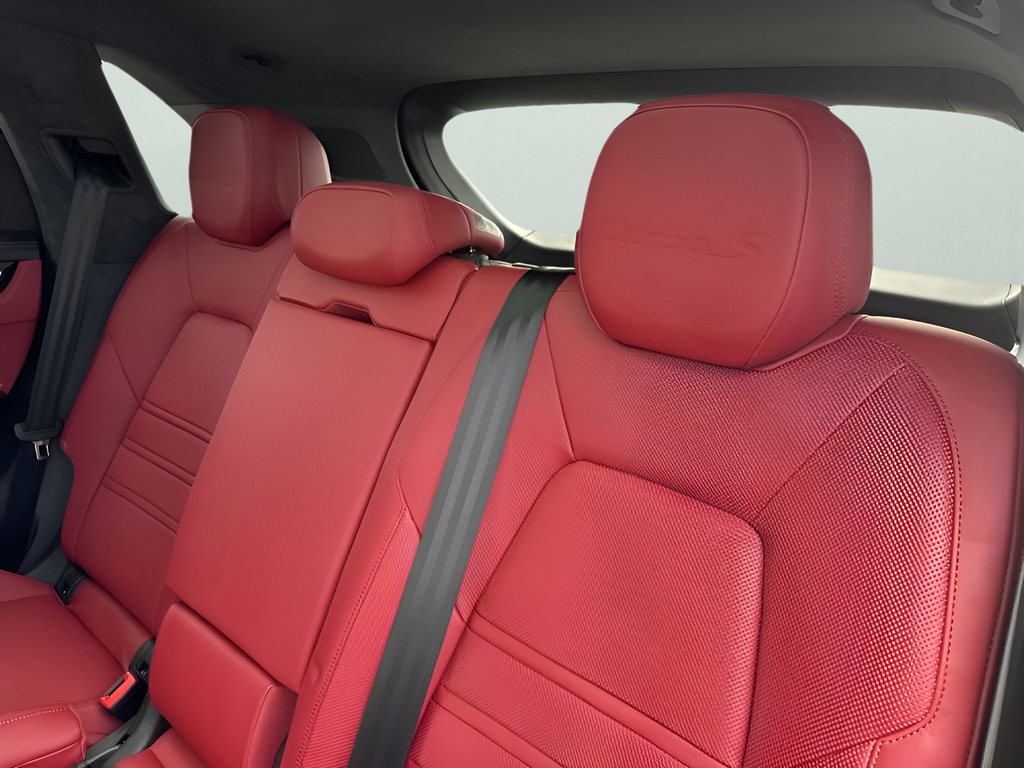 Used Car 2023 Porsche Cayenne E-hybrid  Turbo S For Sale Under $130,000 In Austin, Texas