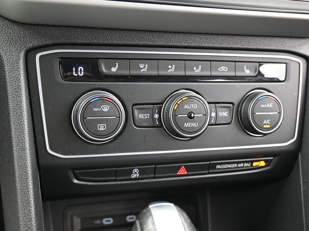 Used 2021 Gray Volkswagen 3.6L V6 SE w/Technology image 20