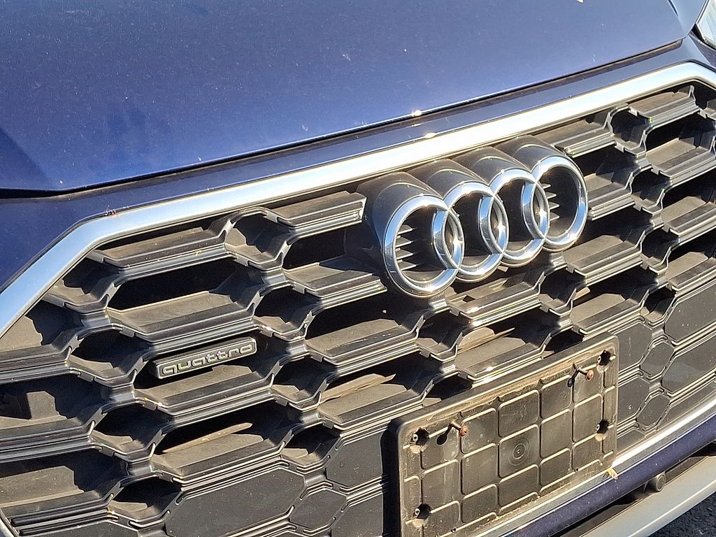 Thumbnail: 2022 Audi Q5 - 4