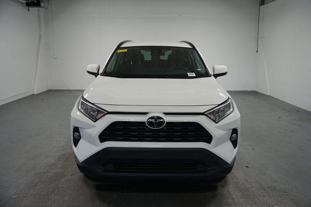 2021 Toyota RAV4 XLE 2