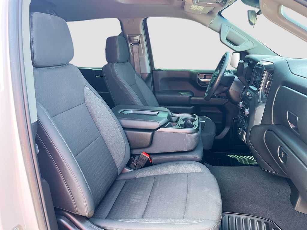 Used 2025 White Chevrolet Custom image 26