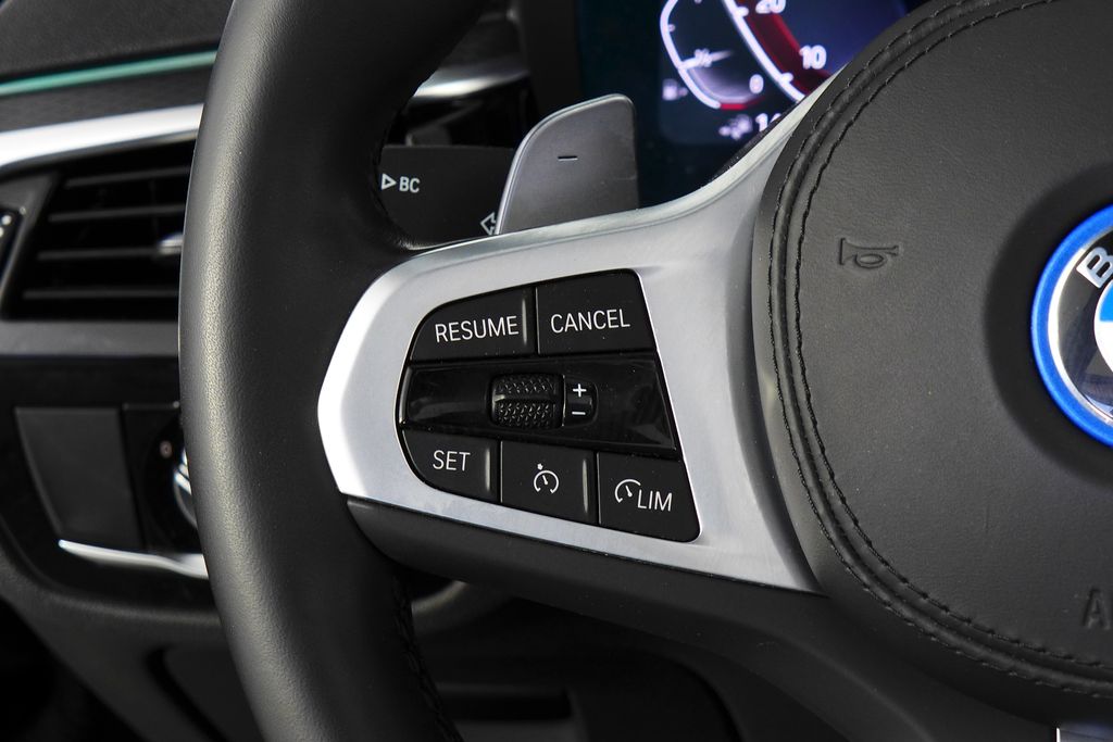 Thumbnail: 2023 BMW 5 Series - 30