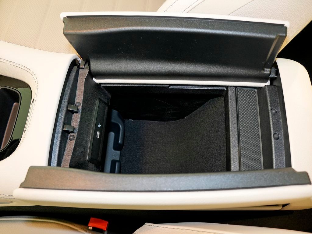 new 2026 Mercedes-Benz GLE car, priced at $83,290