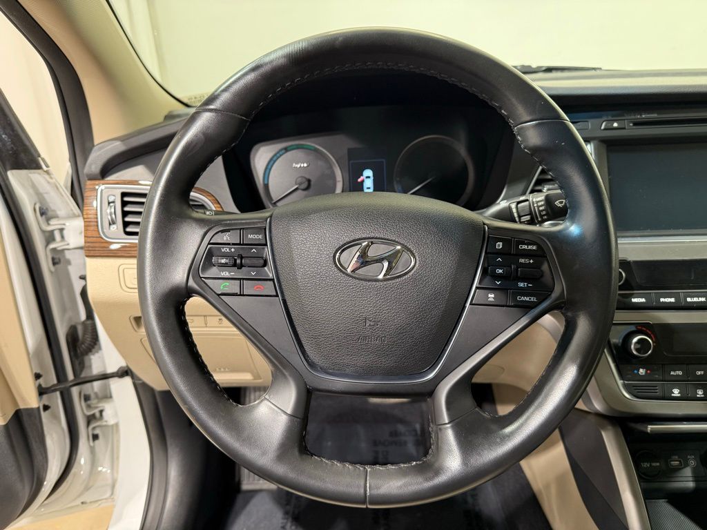 Thumbnail: 2017 Hyundai Sonata - 23